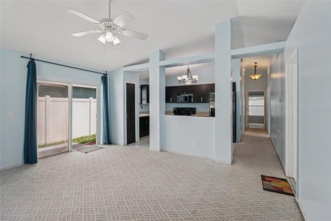 House in Maitland, Florida 3 bedrooms, 99.96 sq.m. № 1853056 - photo 2
