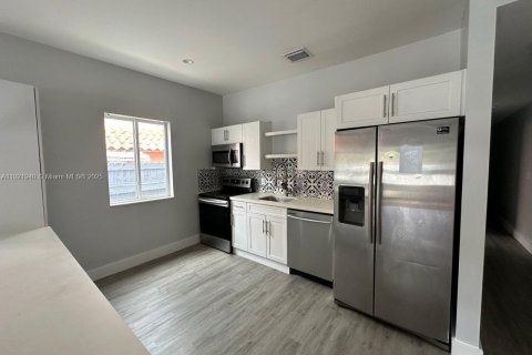 Immobilier commercial à vendre à Miami, Floride: 177.26 m2 № 1975966 - photo 16