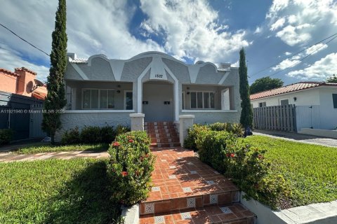 Immobilier commercial à vendre à Miami, Floride: 177.26 m2 № 1975966 - photo 1