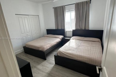 Immobilier commercial à vendre à Miami, Floride: 177.26 m2 № 1975966 - photo 8