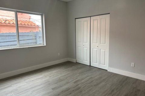 Immobilier commercial à vendre à Miami, Floride: 177.26 m2 № 1975966 - photo 18