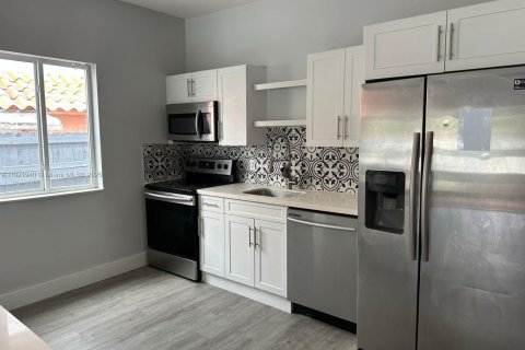 Immobilier commercial à vendre à Miami, Floride: 177.26 m2 № 1975966 - photo 15