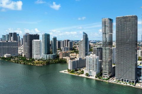 Copropriété à vendre à Miami, Floride: 3 chambres, 254.83 m2 № 1953627 - photo 29