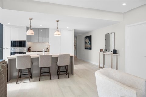 Copropriété à vendre à Miami, Floride: 3 chambres, 254.83 m2 № 1953627 - photo 6