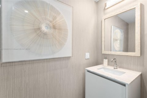 Copropriété à vendre à Miami, Floride: 3 chambres, 254.83 m2 № 1953627 - photo 11