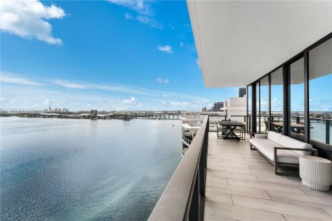 Copropriété à vendre à Miami, Floride: 3 chambres, 254.83 m2 № 1953627 - photo 15