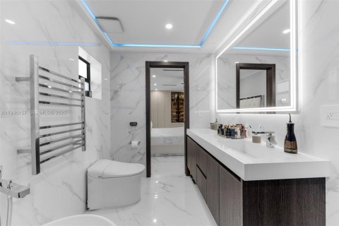 Villa ou maison à vendre à Miami, Floride: 4 chambres, 186.18 m2 № 1994241 - photo 25