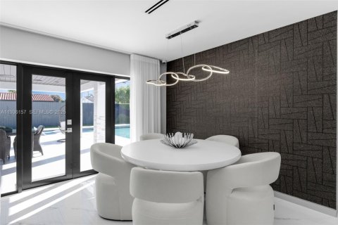 Villa ou maison à vendre à Miami, Floride: 4 chambres, 186.18 m2 № 1994241 - photo 9