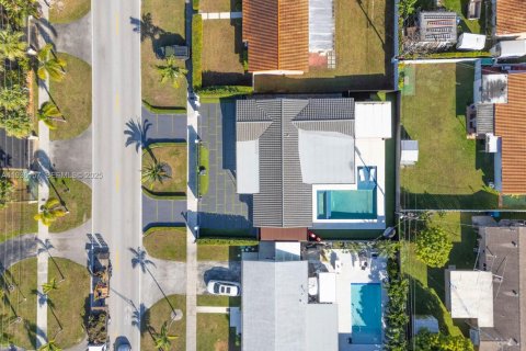 Villa ou maison à vendre à Miami, Floride: 4 chambres, 186.18 m2 № 1994241 - photo 6