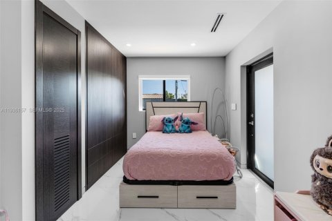Villa ou maison à vendre à Miami, Floride: 4 chambres, 186.18 m2 № 1994241 - photo 18