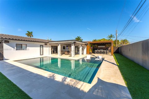 Villa ou maison à vendre à Miami, Floride: 4 chambres, 186.18 m2 № 1994241 - photo 29