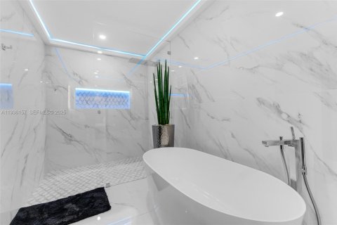 Villa ou maison à vendre à Miami, Floride: 4 chambres, 186.18 m2 № 1994241 - photo 24