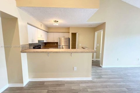 Appartement à louer à West Palm Beach, Floride: 2 chambres, 99.96 m2 № 1987203 - photo 3