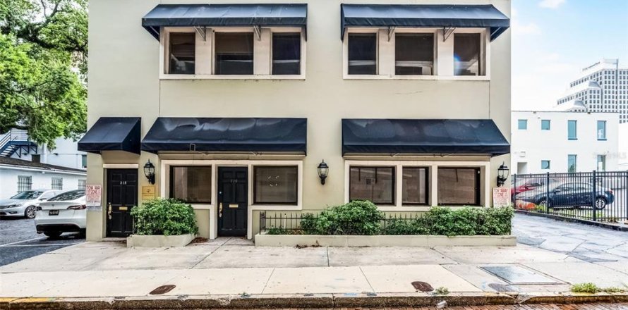 Commercial property in Orlando, Florida 283.17 sq.m. № 1840483