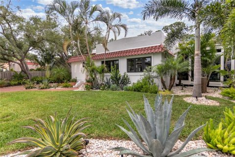 Casa en venta en Sarasota, Florida, 4 dormitorios, 216.46 m2 № 2225404 - foto 3