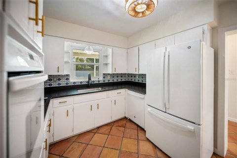 Купить виллу или дом в Сарасота, Флорида 11 комнат, 158.86м2, № 1795965 - фото 21