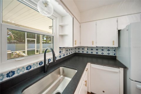 Купить виллу или дом в Сарасота, Флорида 11 комнат, 158.86м2, № 1795965 - фото 25