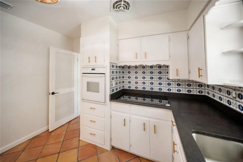 Купить виллу или дом в Сарасота, Флорида 11 комнат, 158.86м2, № 1795965 - фото 24