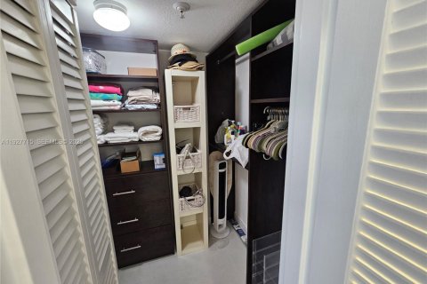 Снять в аренду кондоминиум в Холливуд, Флорида 1 спальня, 45.8м2, № 1987885 - фото 11