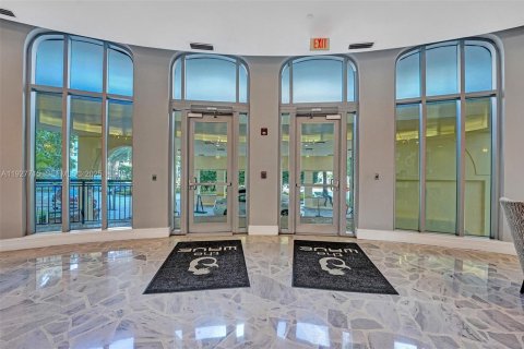 Снять в аренду кондоминиум в Холливуд, Флорида 1 спальня, 45.8м2, № 1987885 - фото 26