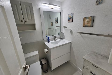 Снять в аренду кондоминиум в Холливуд, Флорида 1 спальня, 45.8м2, № 1987885 - фото 9