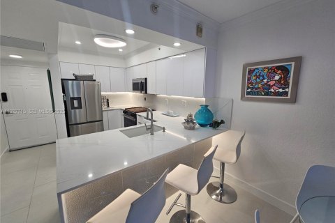 Снять в аренду кондоминиум в Холливуд, Флорида 1 спальня, 45.8м2, № 1987885 - фото 3