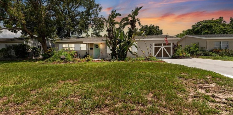 Casa en Saint Petersburg, Florida 4 dormitorios, 153.1 m2 № 1789055