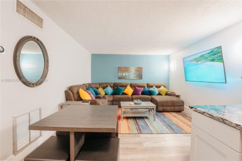 Appartement à louer à Miami Beach, Floride: 2 chambres, 71.53 m2 № 2065662 - photo 5