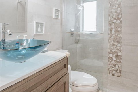 Appartement à louer à Miami Beach, Floride: 2 chambres, 71.53 m2 № 2065662 - photo 17