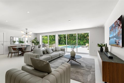House in Miami Shores, Florida 4 bedrooms, 263.1 sq.m. № 1817060 - photo 7