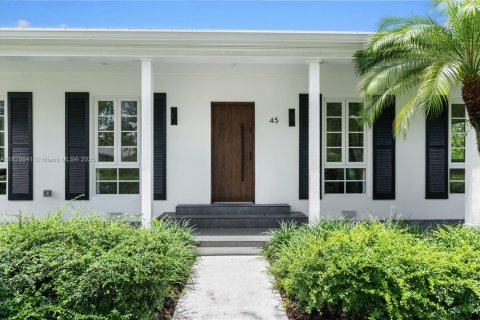 House in Miami Shores, Florida 4 bedrooms, 263.1 sq.m. № 1817060 - photo 4