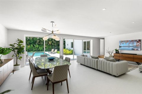 House in Miami Shores, Florida 4 bedrooms, 263.1 sq.m. № 1817060 - photo 13