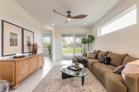 Touwnhouse à vendre à New Smyrna Beach, Floride: 2 chambres, 101.82 m2 № 1831898 - photo 4