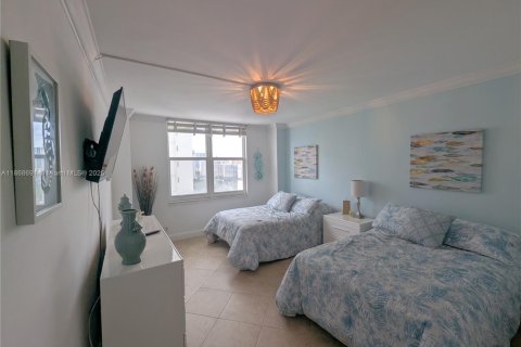 Condominio en alquiler en Hollywood, Florida, 2 dormitorios, 94.57 m2 № 1920508 - foto 16