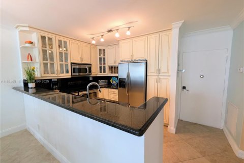 Condominio en alquiler en Hollywood, Florida, 2 dormitorios, 94.57 m2 № 1920508 - foto 5