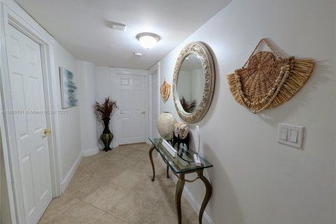 Condominio en alquiler en Hollywood, Florida, 2 dormitorios, 94.57 m2 № 1920508 - foto 14