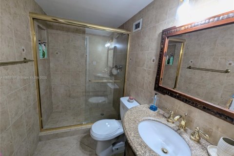 Condominio en alquiler en Hollywood, Florida, 2 dormitorios, 94.57 m2 № 1920508 - foto 15