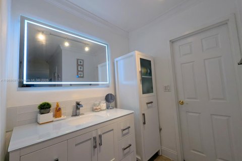 Condominio en alquiler en Hollywood, Florida, 2 dormitorios, 94.57 m2 № 1920508 - foto 23