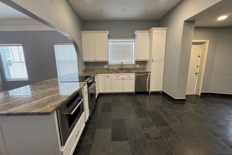 Casa en alquiler en Tampa, Florida, 3 dormitorios, 189.99 m2 № 1894001 - foto 11