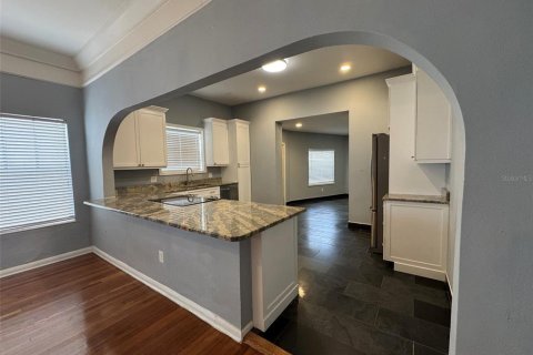 Casa en alquiler en Tampa, Florida, 3 dormitorios, 189.99 m2 № 1894001 - foto 9