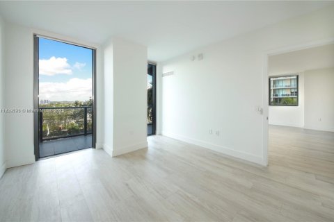 Condo in Miami, Florida, 2 bedrooms  № 1804401 - photo 16
