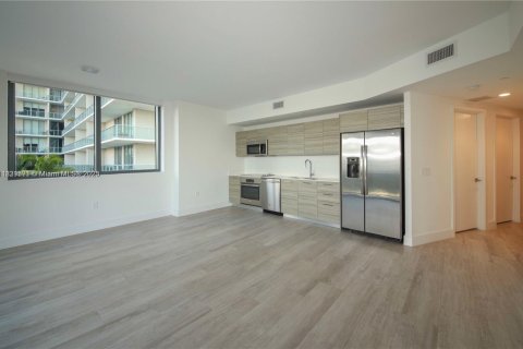 Condo in Miami, Florida, 2 bedrooms  № 1804401 - photo 7