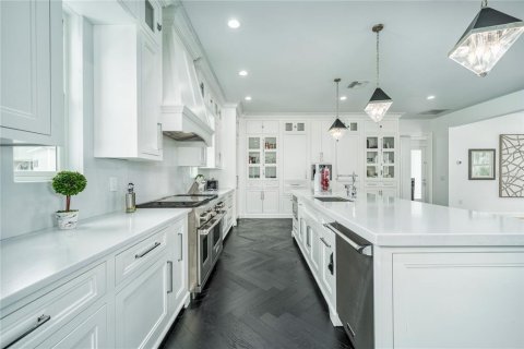 House in Celebration, Florida 5 bedrooms, 503.81 sq.m. № 1680972 - photo 18