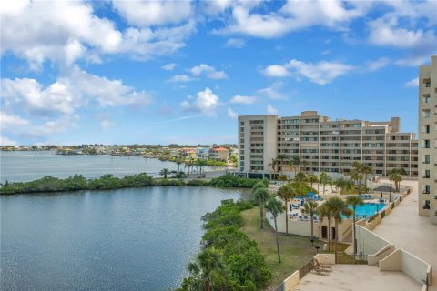 Condo in Hudson, Florida, 1 bedroom  № 2149978 - photo 20