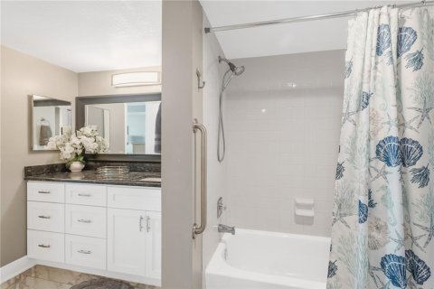 Condo in Hudson, Florida, 1 bedroom  № 2149978 - photo 16