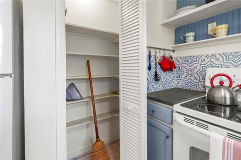 Купить виллу или дом в Сарасота, Флорида 6 комнат, 81.38м2, № 1642860 - фото 18
