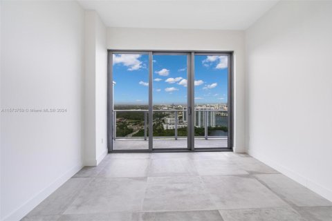 Condominio en venta en North Miami Beach, Florida, 4 dormitorios, 211.72 m2 № 1960469 - foto 27