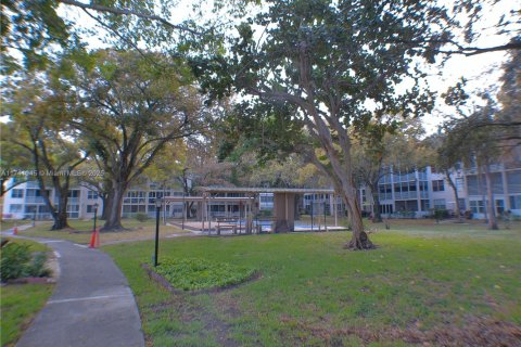 Condo in Lauderdale Lakes, Florida, 2 bedrooms  № 1872091 - photo 19