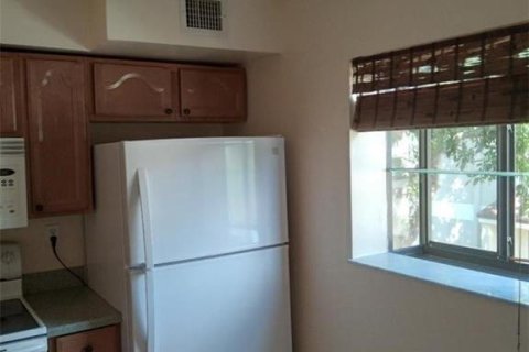 Condo in Pompano Beach, Florida, 2 bedrooms  № 2083300 - photo 2