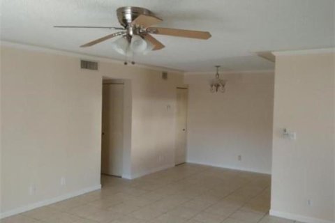 Condo in Pompano Beach, Florida, 2 bedrooms  № 2083300 - photo 5